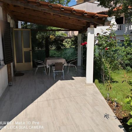 Apartmans Luce E Stella Malinska Buitenkant foto