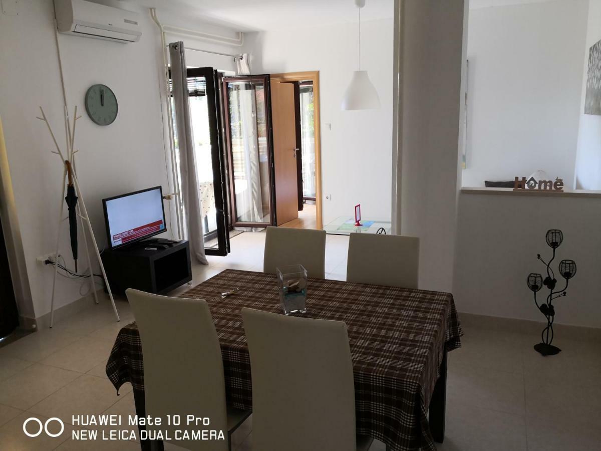 Apartmans Luce E Stella Malinska Buitenkant foto
