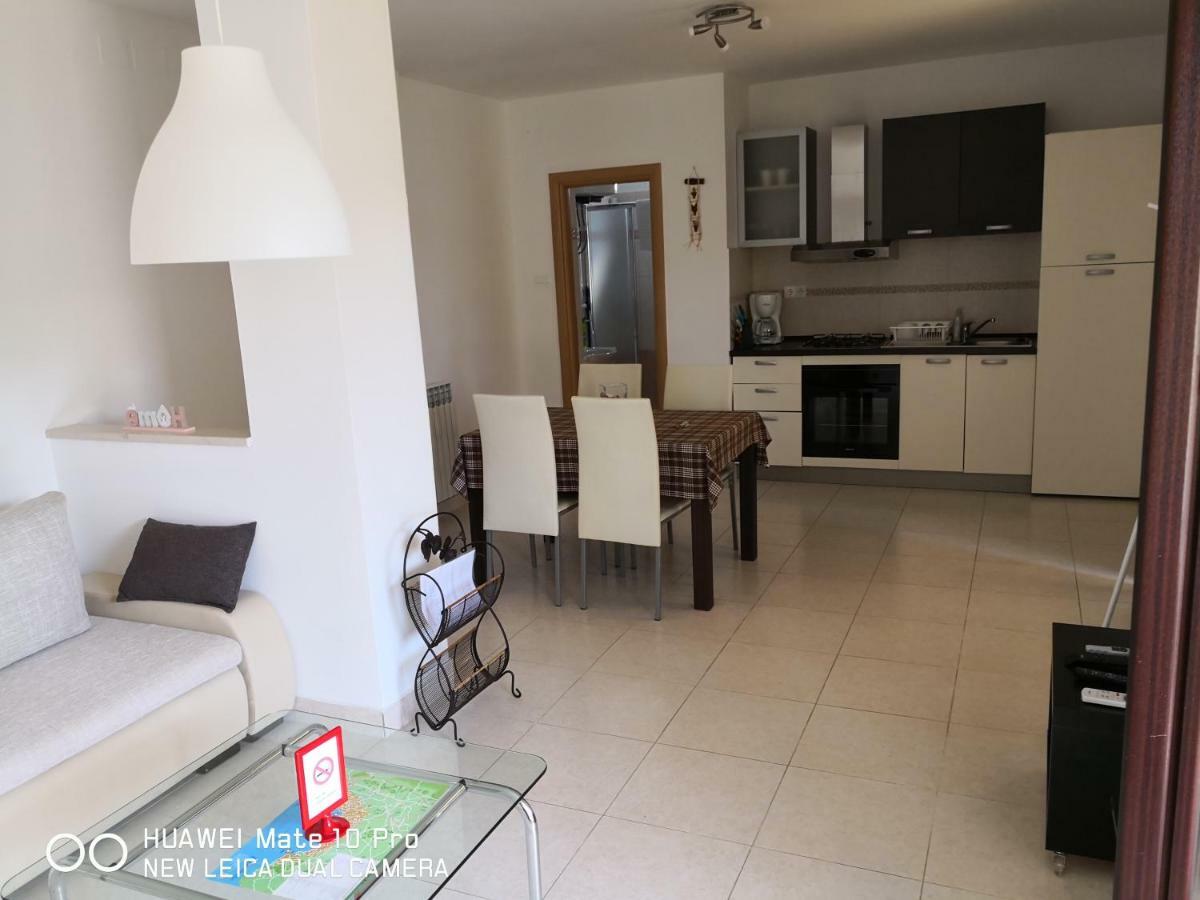 Apartmans Luce E Stella Malinska Buitenkant foto