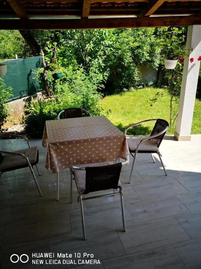 Apartmans Luce E Stella Malinska Buitenkant foto
